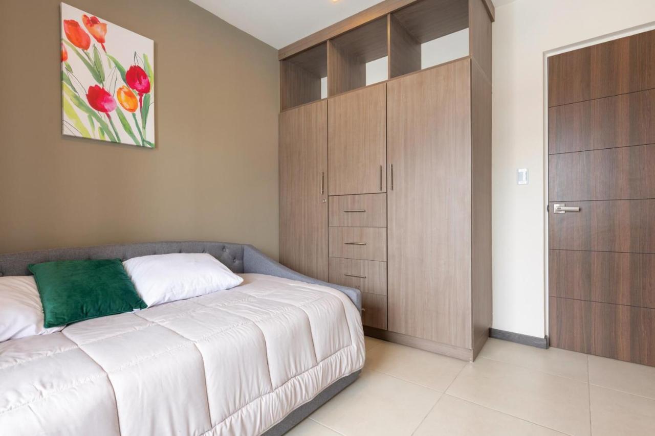 Boulevard Park Apto #27 - 2Bdrm - Selena Segura 埃雷迪亚 外观 照片