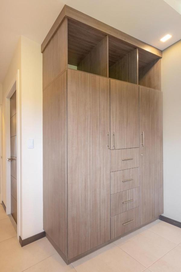 Boulevard Park Apto #27 - 2Bdrm - Selena Segura 埃雷迪亚 外观 照片