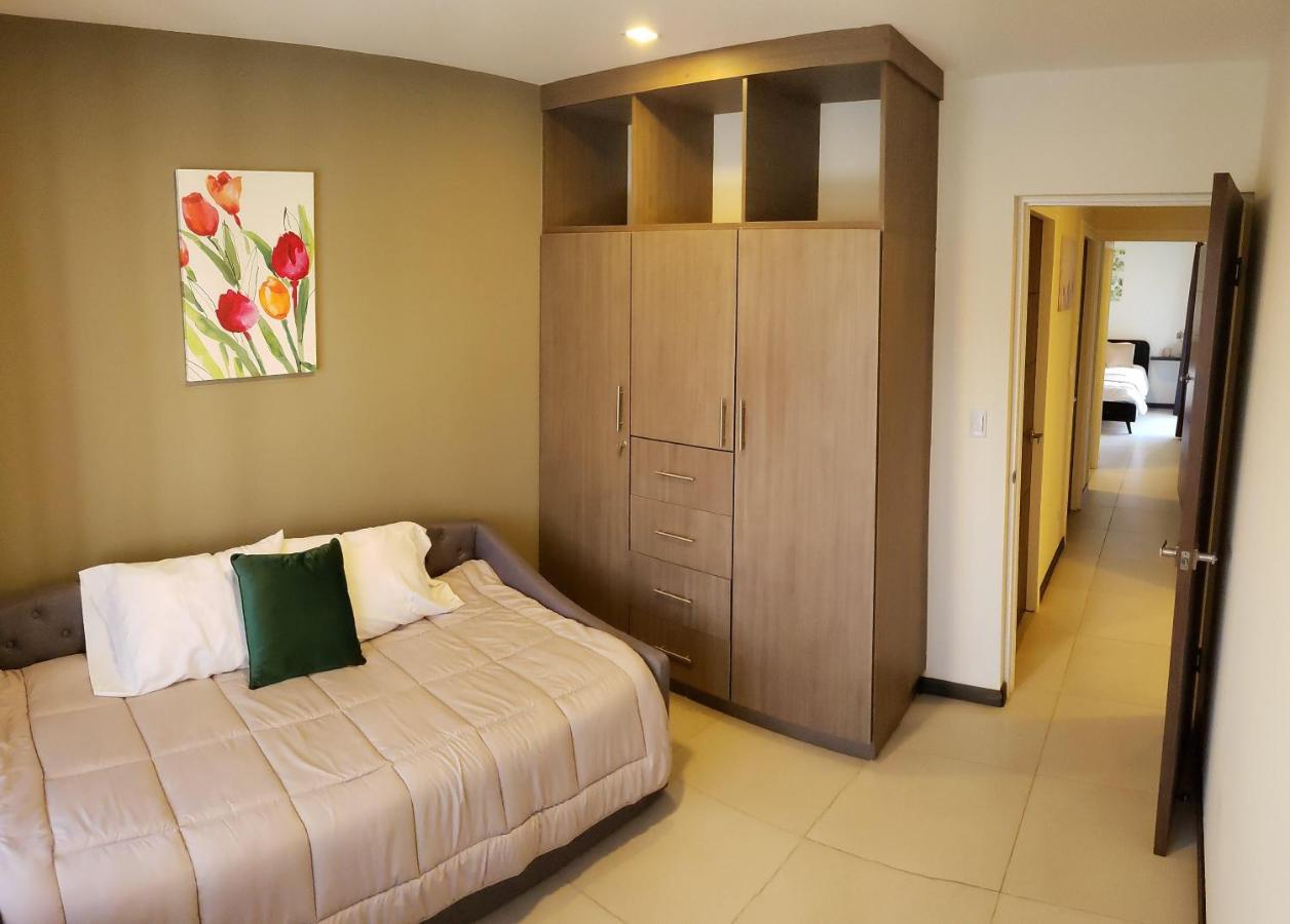 Boulevard Park Apto #27 - 2Bdrm - Selena Segura 埃雷迪亚 外观 照片
