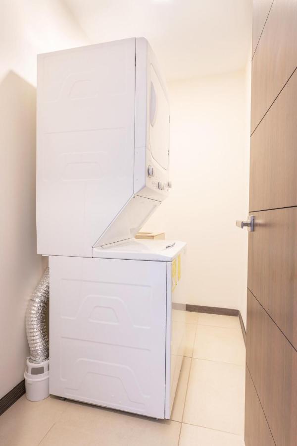 Boulevard Park Apto #27 - 2Bdrm - Selena Segura 埃雷迪亚 外观 照片